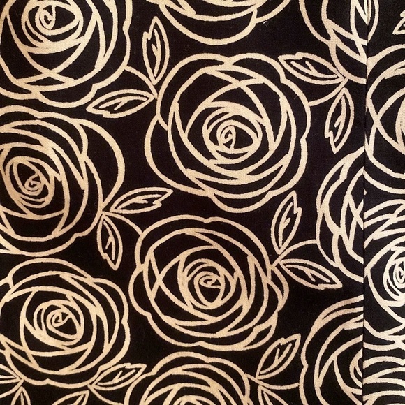 Hanna Andersson Boxy Button Down Shirt Dark Floral Black Cream 10 - Picture 1 of 8